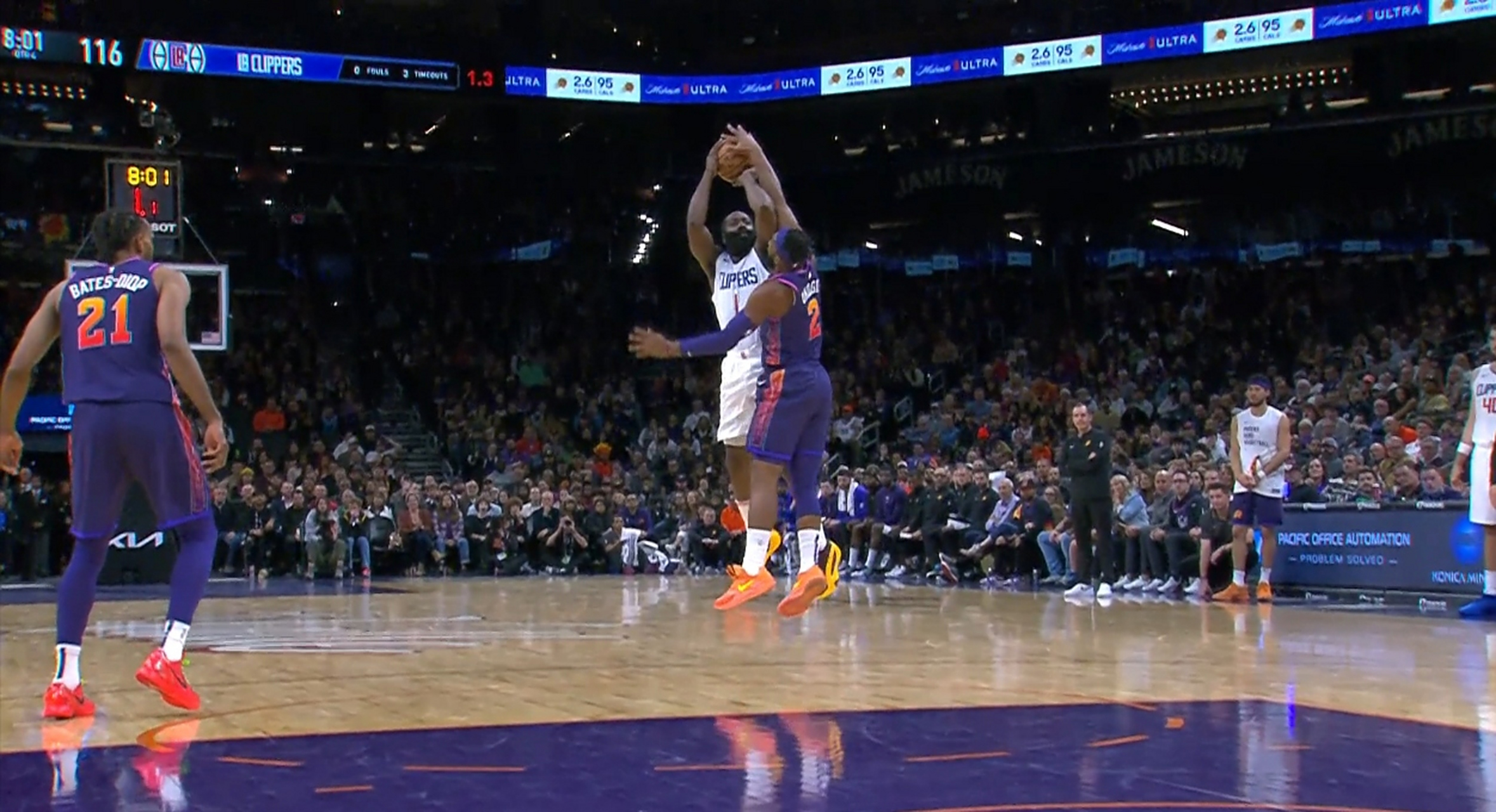 快船轻取太阳，主场迎来八连胜