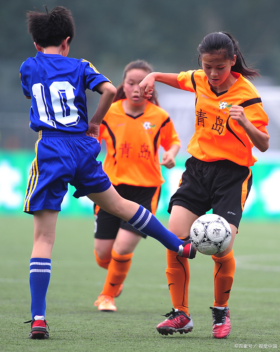 国际足球赛事热火朝天，女队比拼激动人心的简单介绍