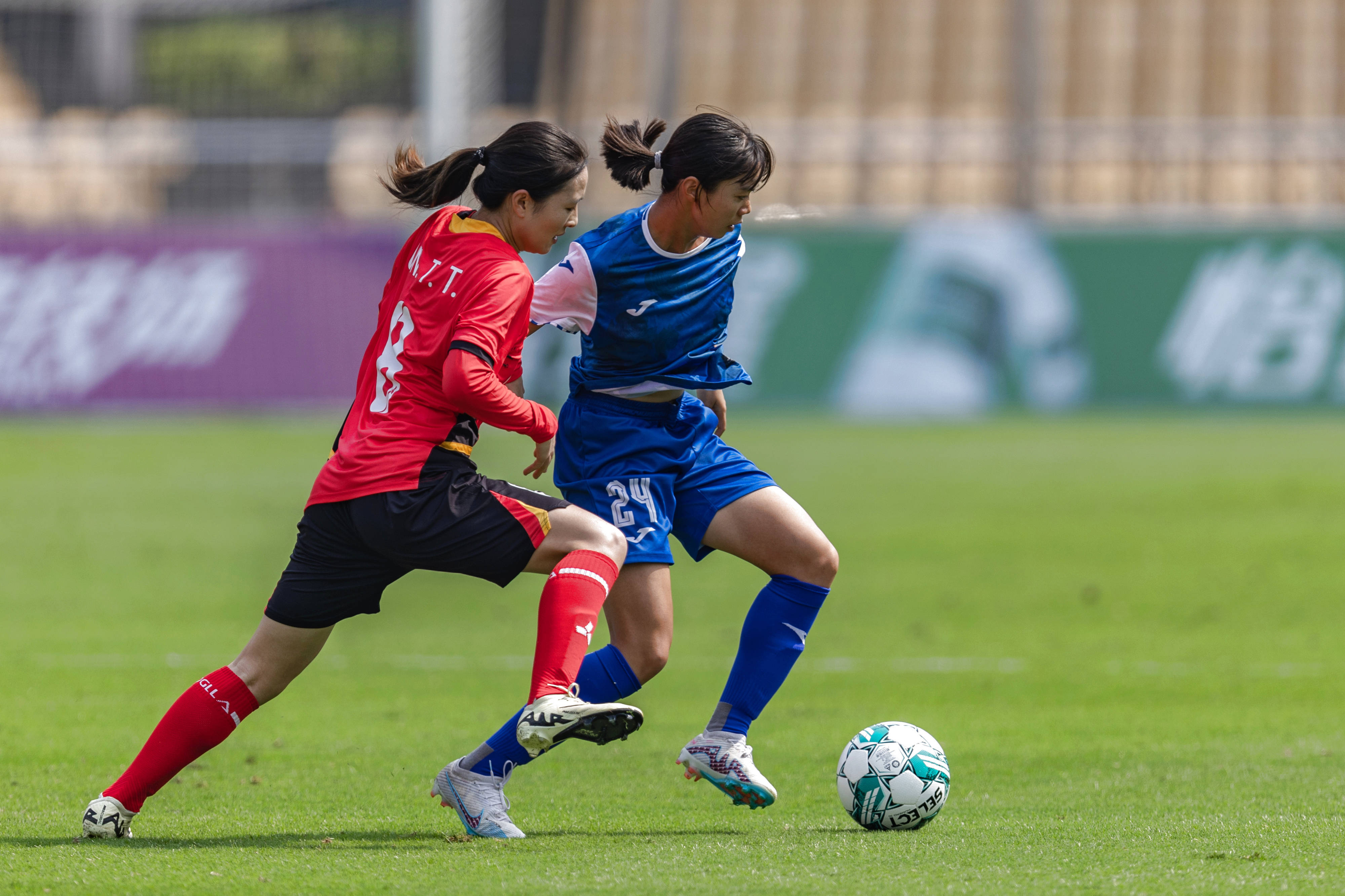 国际足球赛事热火朝天，女队比拼激动人心的简单介绍