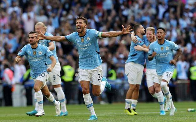 包含西汉姆联主场取胜水晶宫，保级前景一片光明的词条