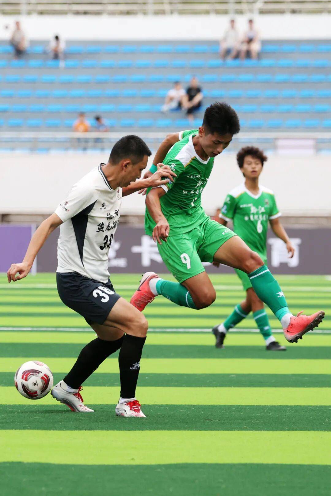 足球赛场上的精彩瞬间值得回味