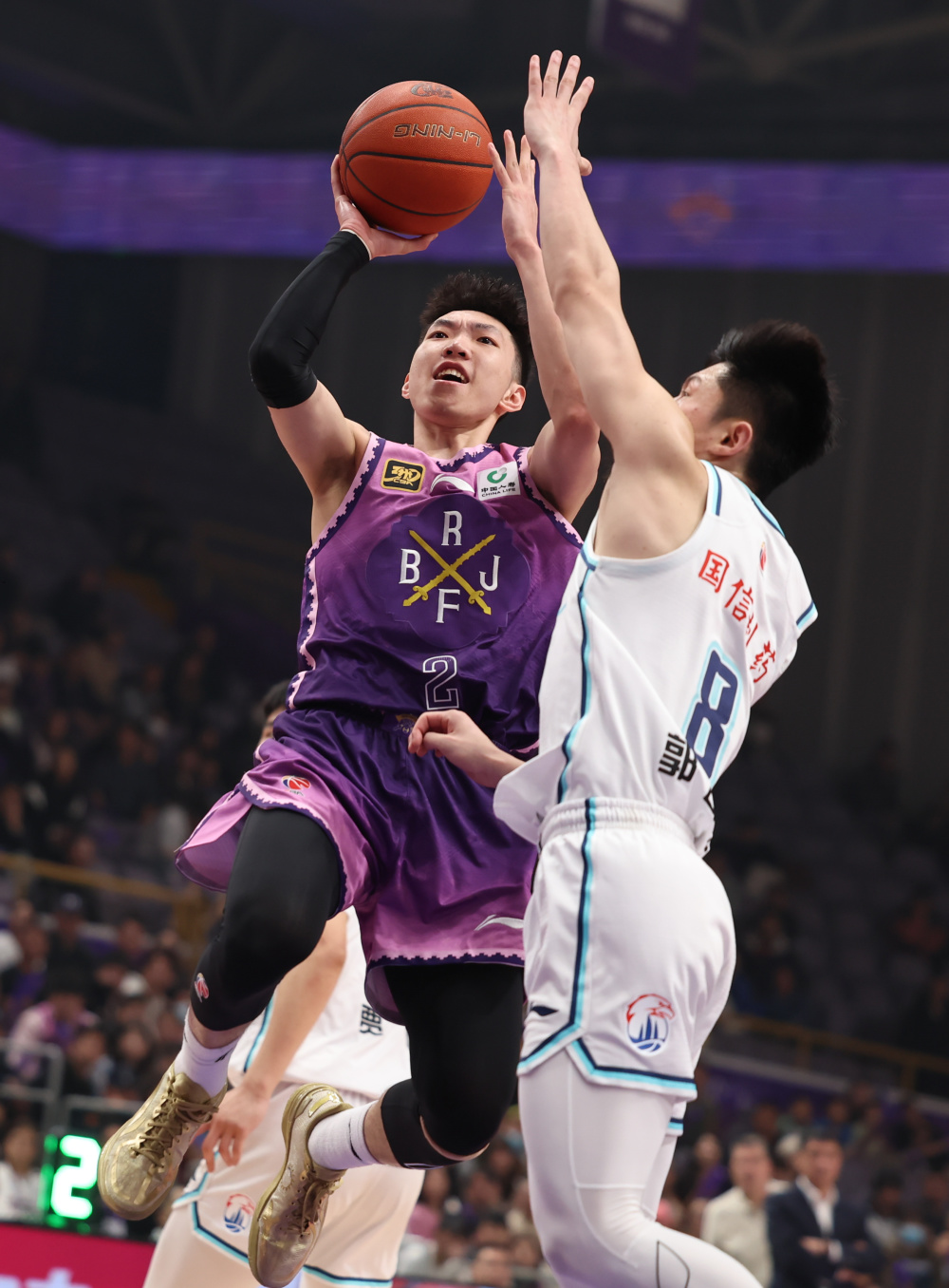 腾讯体育报道：CBA热门球队表现抢眼的简单介绍