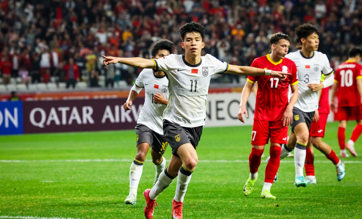 前苏联球星回归国家队,备战亚洲杯 前苏联球星回归国家队,备战亚洲杯