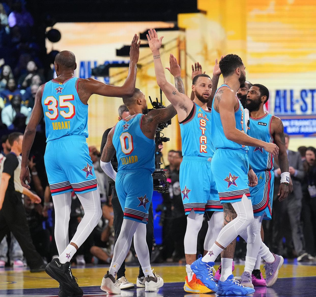 包含职业篮球全明星赛举行超级球星争相出击的词条 包含职业篮球全明星赛举行超级球星争相出击的词条