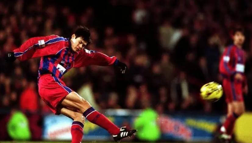 爱游戏官方入口-关于足球豪门全面备战，亚洲赛场风雨飘摇的信息