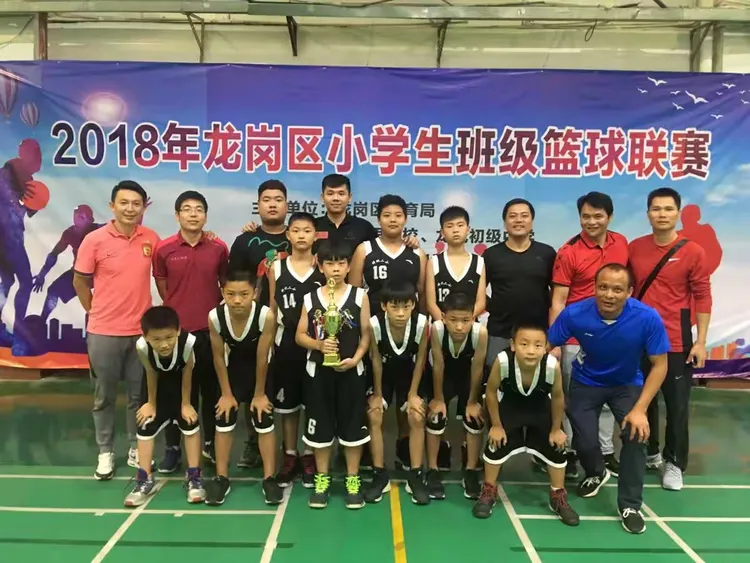 篮球教练论坛精品讲座举行，智慧传授心得