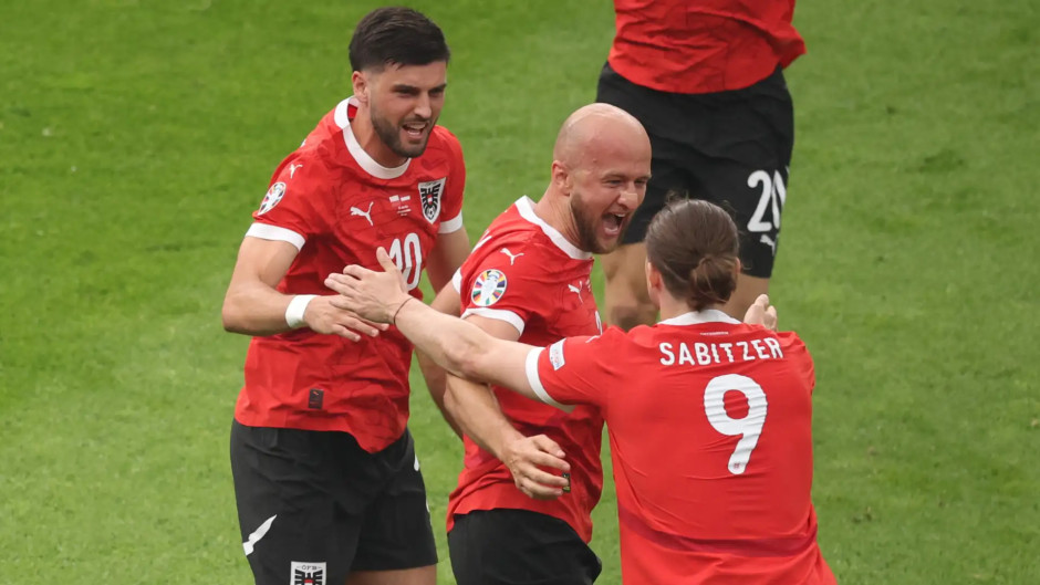 爱游戏体育链接-包含土耳其逆转罗马尼亚，欧国联附加赛小组赛占据领先优势的词条